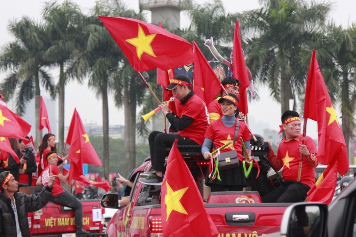 Sân Mỹ Đình nóng hừng hực trước trận quyết đấu Việt Nam - Malaysia - Ảnh 11.