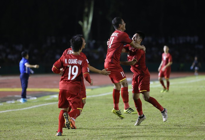 Clip: Thắng Philippines 2-1, tuyển Việt Nam vẫn tiếc nuối - Ảnh 9.