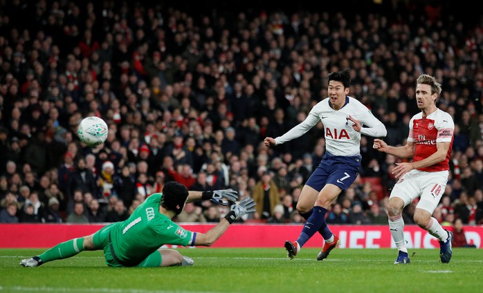 Arsenal thảm bại trước Tottenham, Chelsea hẹn derby ở bán kết League Cup - Ảnh 3.
