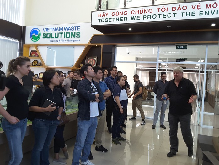 Sinh viên MBA từ Mỹ đến Khu liên hợp Đa Phước học tập thực tế - Ảnh 1. Sinh viên MBA từ Mỹ đến Khu liên hợp Đa Phước học tập thực tế - Ảnh 1.