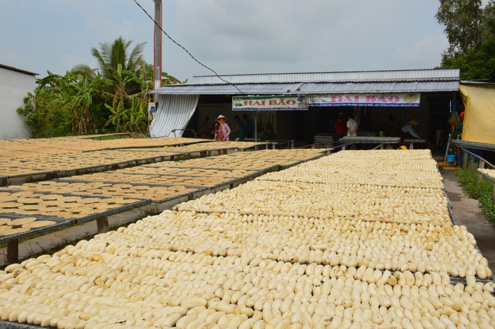 Bí quyết thơm ngon của làng chuối khô 100 năm tuổi ở Cà Mau  - Ảnh 4.