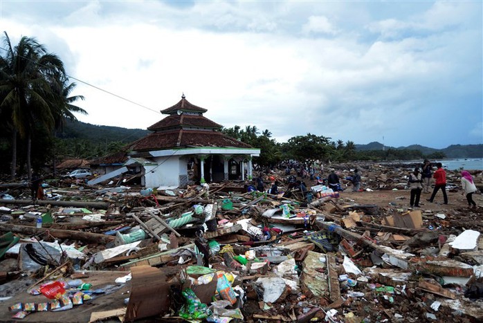 Indonesia: Sau sóng thần chớp nhoáng là động đất và thảm họa lơ lửng - Ảnh 2.