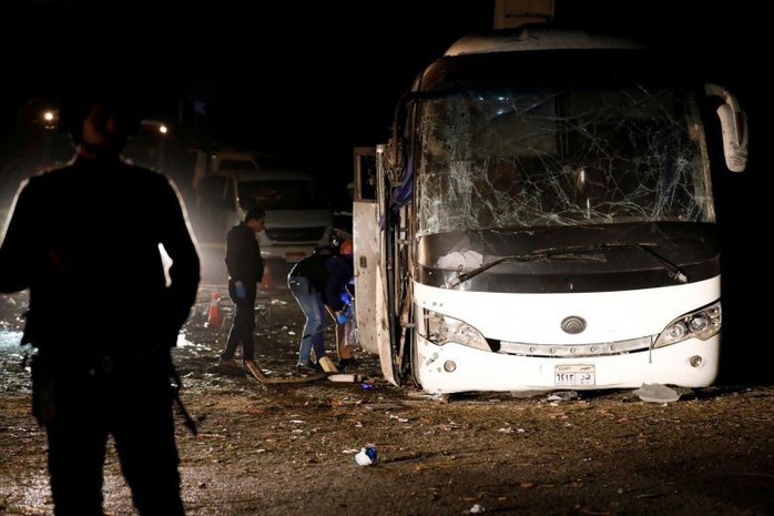 Xe buýt trúng bom khủng bố, 3 du khách Việt thiệt mạng ở Ai Cập - Ảnh 1.