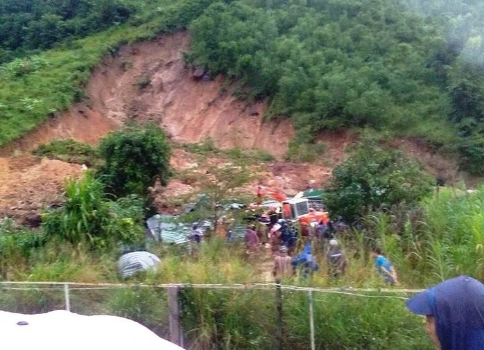 Khánh Hòa: Đã tìm thấy thi thể 3 người chết do sạt lở núi - Ảnh 1.