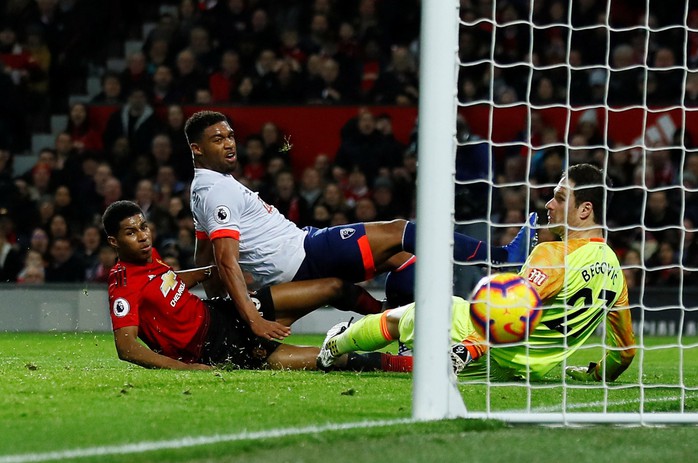 Paul Pogba nhảy múa ở Old Trafford, M.U bay cao với HLV Solskjaer - Ảnh 5.