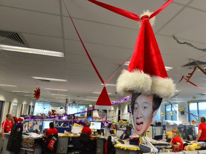 Gợi ý trang trí Noel cho văn phòng công ty đẹp và ấn tượng nhất - Ảnh 10. Gợi ý trang trí Noel cho văn phòng công ty đẹp và ấn tượng nhất - Ảnh 10.