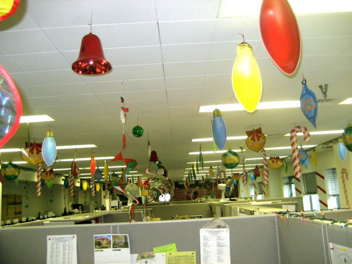 Gợi ý trang trí Noel cho văn phòng công ty đẹp và ấn tượng nhất - Ảnh 12. Gợi ý trang trí Noel cho văn phòng công ty đẹp và ấn tượng nhất - Ảnh 12.
