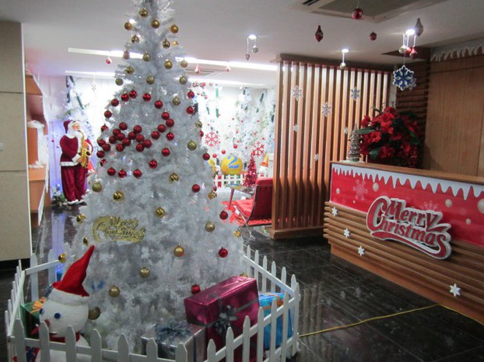 Gợi ý trang trí Noel cho văn phòng công ty đẹp và ấn tượng nhất - Ảnh 16. Gợi ý trang trí Noel cho văn phòng công ty đẹp và ấn tượng nhất - Ảnh 16.