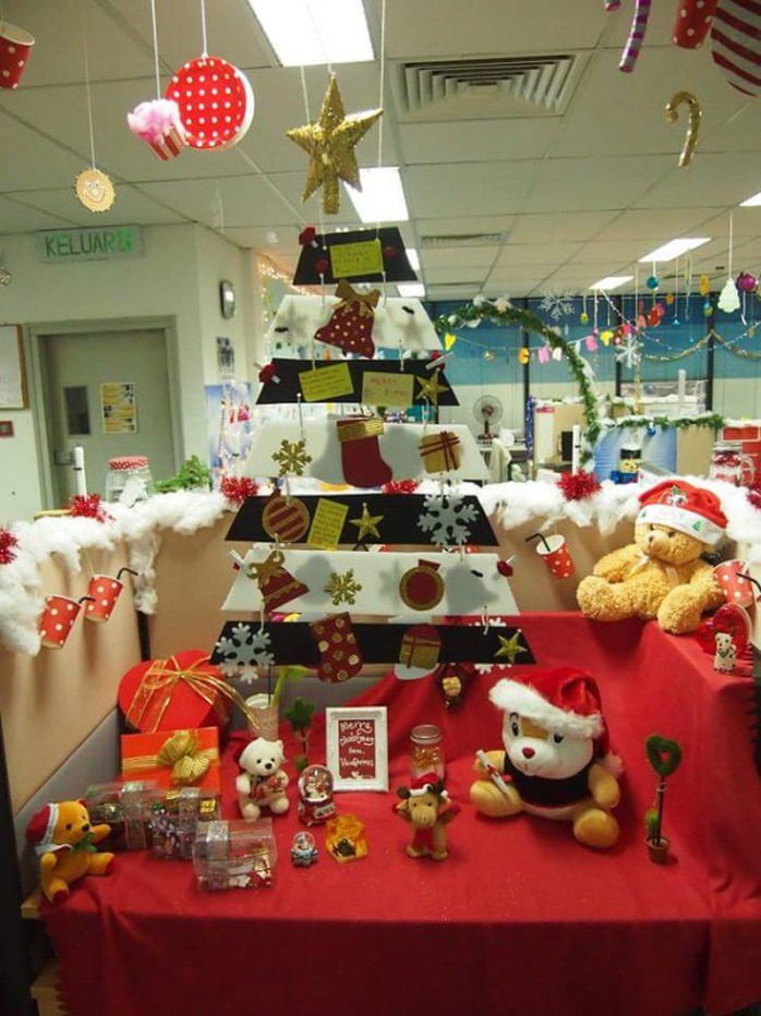 Gợi ý trang trí Noel cho văn phòng công ty đẹp và ấn tượng nhất - Ảnh 18. Gợi ý trang trí Noel cho văn phòng công ty đẹp và ấn tượng nhất - Ảnh 18.