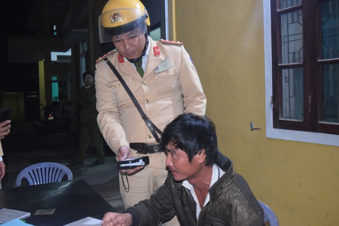 Tổ công tác đặc biệt xử lý hàng chục “ma men” dịp Tết - Ảnh 2. Tổ công tác đặc biệt xử lý hàng chục “ma men” dịp Tết - Ảnh 2.