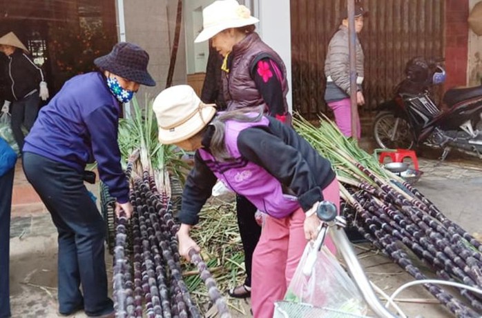 Đồ thờ cúng “đội giá” chóng mặt những ngày cận Tết - Ảnh 5.