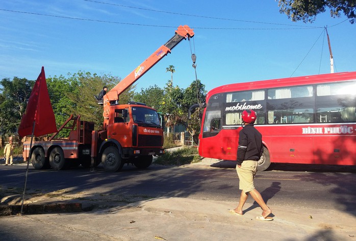 Vắt kiệt sức tài xế xe khách ngày Tết - Ảnh 2.