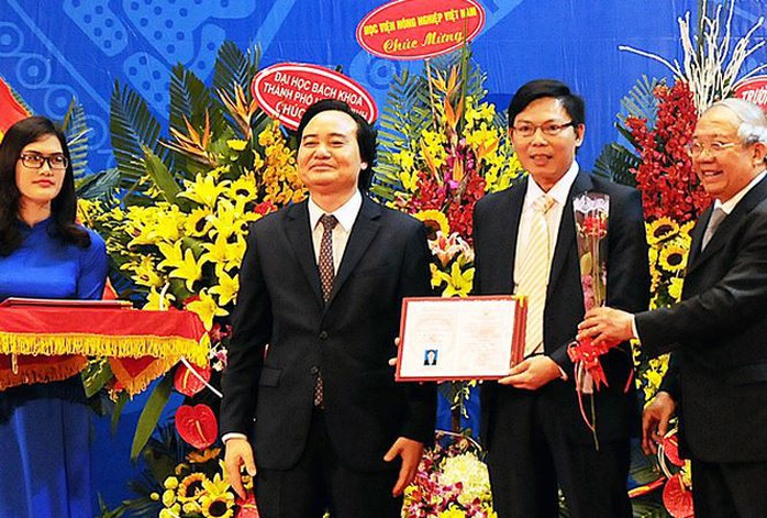 Bộ trưởng Bộ Y tế Nguyễn Thị Kim Tiến được phong giáo sư - Ảnh 2.