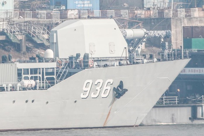 Bắt mạch bức ảnh Trung Quốc chĩa súng điện từ trên tàu Haiyangshan - Ảnh 1.