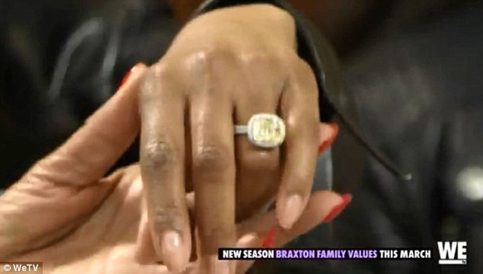 Danh ca Toni Braxton xác nhận đính hôn ở tuổi 50 - Ảnh 2.