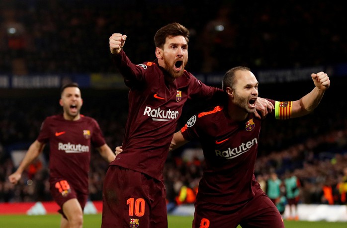 Siêu trung vệ mắc lỗi, Messi lập công giành điểm cho Barca - Ảnh 4.