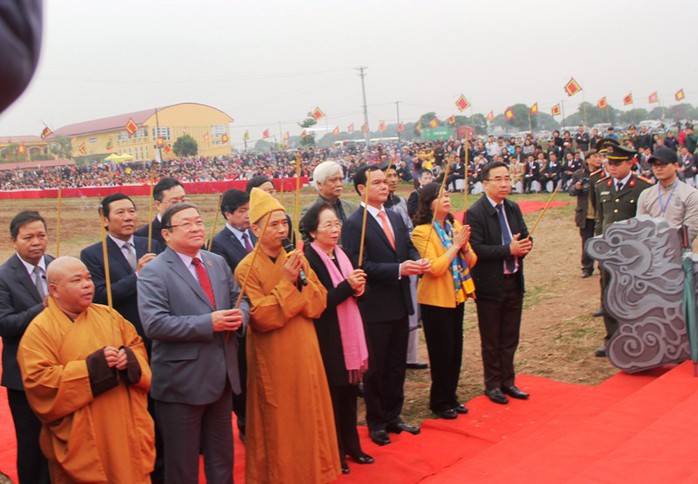 3 trâu đoạt giải trang trí vinh dự cày ruộng trong lễ hội Tịch Điền - Ảnh 2.