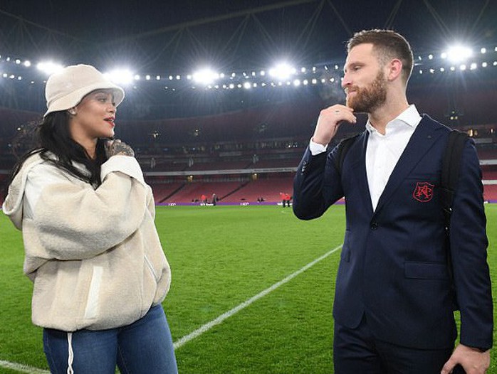 Ca sĩ bốc lửa Rihanna là một Gooner thật sự - Ảnh 5.