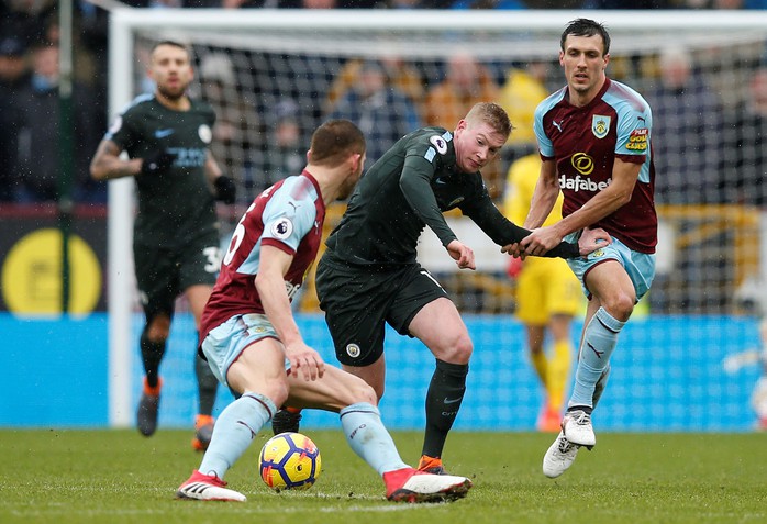 Man City hụt hơi,  De Bruyne văng tục vì quá mệt mỏi - Ảnh 4.