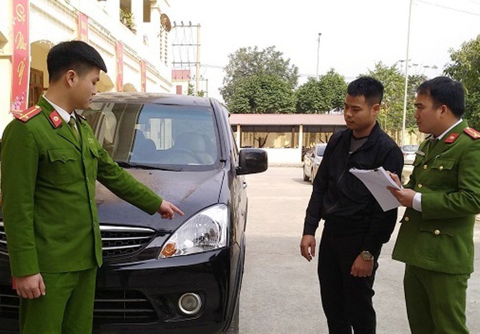 Tông chết người đi bộ ở Ninh Bình, lái ô tô bỏ trốn về Hà Tĩnh - Ảnh 1.