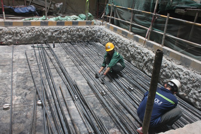 Ăn tết với công nhân thi công metro số 1 - Ảnh 2.