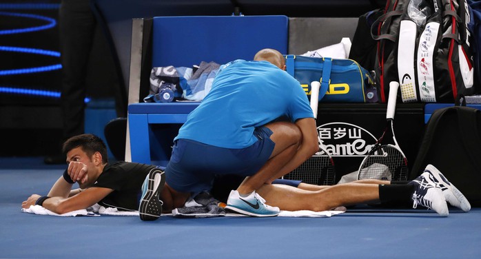 Nadal chính thức giành vé vào tứ kết, Djokovic và Federer vẫn bám đuổi - Ảnh 9.