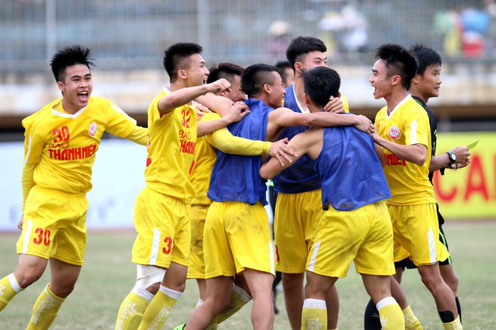 VCK Giải U19 Quốc gia: Đương kim vô địch Hà Nội vào chung kết nhờ loạt sút luân lưu - Ảnh 3.