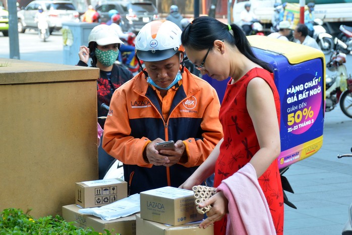 Thương mại điện tử Việt có bị thôn tính? - Ảnh 1.