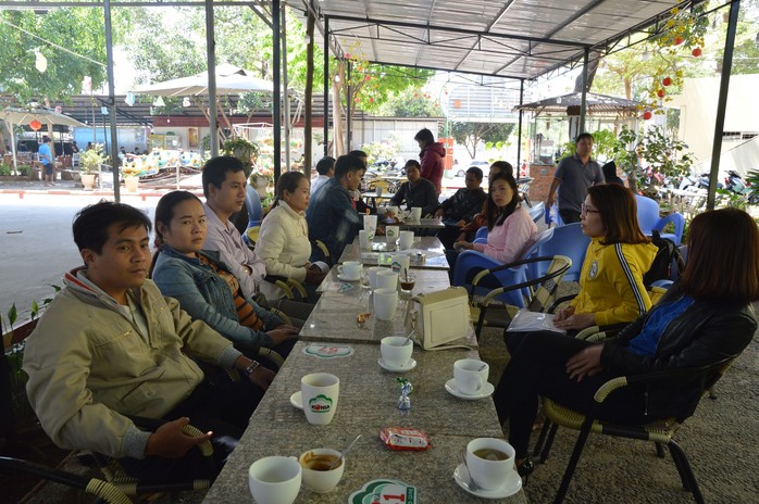 Mất tiền chạy rồi mất luôn chỗ dạy! - Ảnh 1.