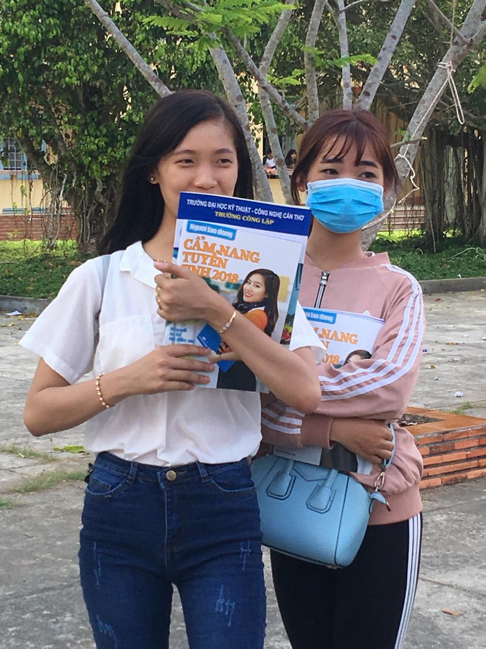 Cẩm nang Tuyển sinh 2018 của báo Người Lao Động đến tay độc giả - Ảnh 3.