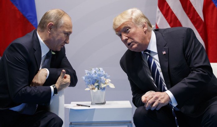 Phía sau cuộc điện đàm của ông Trump với ông Putin - Ảnh 1.
