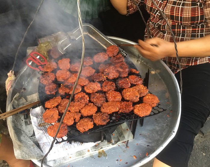 Bánh mì thịt nướng 20 năm đáng nhớ ở Sài Gòn - Ảnh 1. Bánh mì thịt nướng 20 năm đáng nhớ ở Sài Gòn - Ảnh 1.