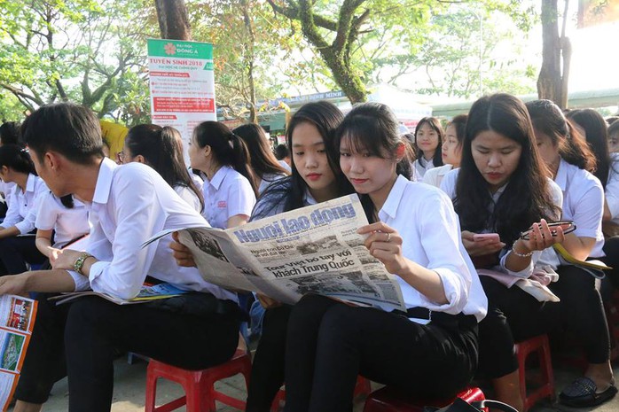 Đưa trường học đến thí sinh tại Quảng Nam: Ngành báo chí đầu ra có bạc? - Ảnh 1.