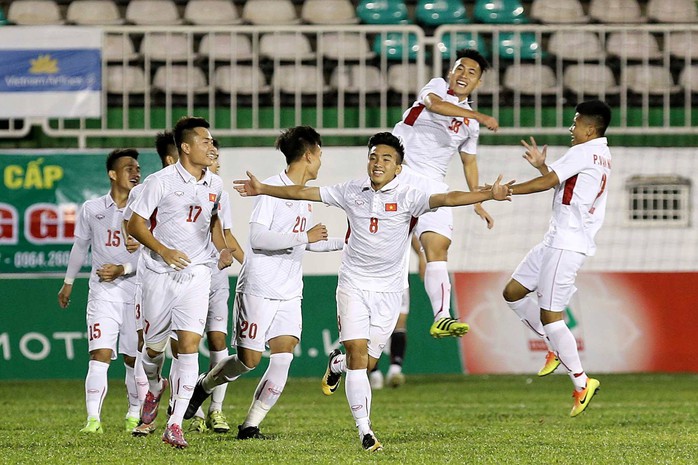 U19 Việt Nam thắng nghẹt thở CLB Hàn Quốc - Ảnh 3.