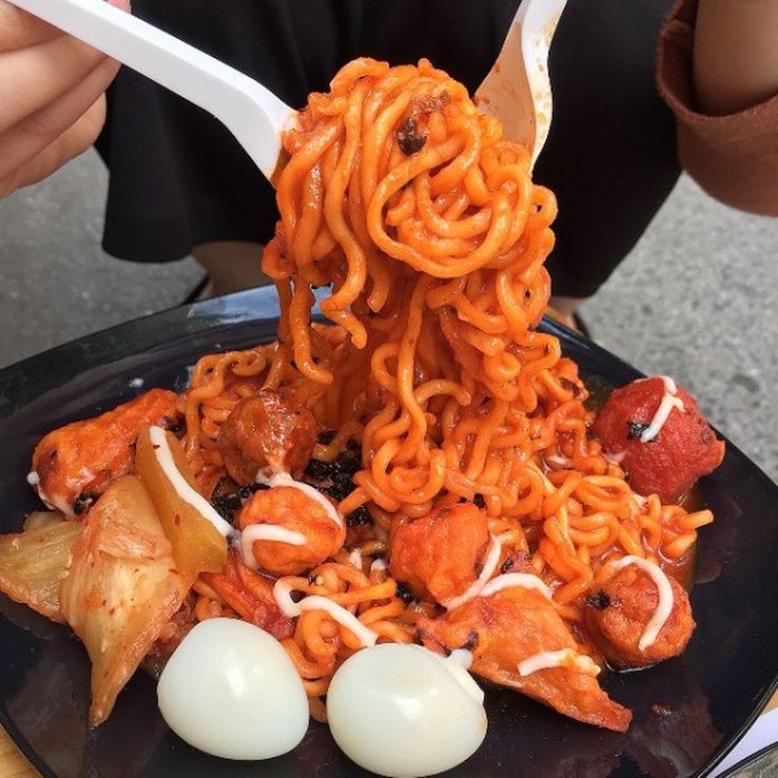 Những khu ăn vặt nổi tiếng ngon - rẻ ở Hà Nội - Ảnh 7. Những khu ăn vặt nổi tiếng ngon - rẻ ở Hà Nội - Ảnh 7.