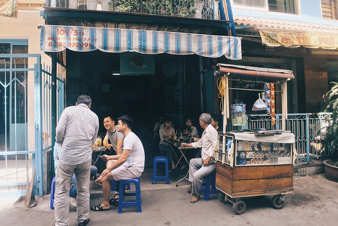 5 địa chỉ cho người thích uống cà phê vào sáng sớm ở Sài Gòn - Ảnh 3. 5 địa chỉ cho người thích uống cà phê vào sáng sớm ở Sài Gòn - Ảnh 3.