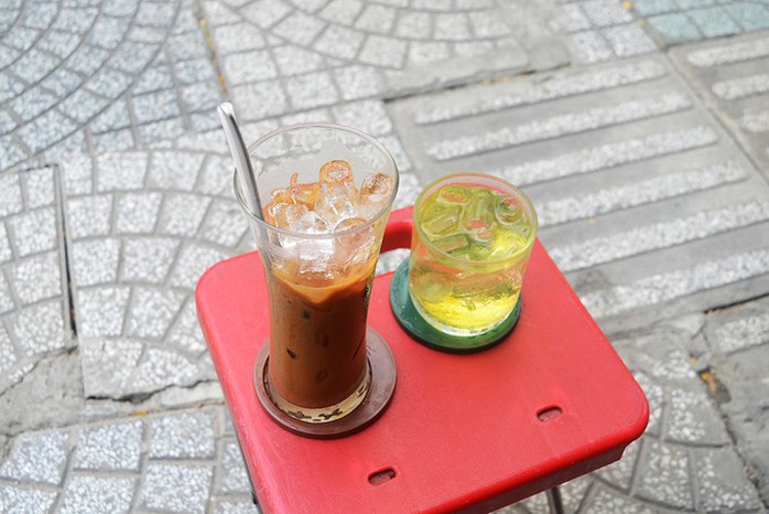5 địa chỉ cho người thích uống cà phê vào sáng sớm ở Sài Gòn - Ảnh 6. 5 địa chỉ cho người thích uống cà phê vào sáng sớm ở Sài Gòn - Ảnh 6.