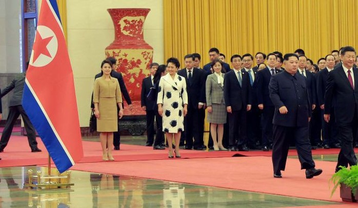 Đằng sau nụ cười của ông Kim Jong-un - Ảnh 2.
