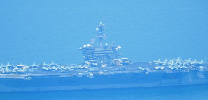 Tàu sân bay USS Carl Vinson đã vào vùng biển cảng Tiên Sa - Ảnh 4.