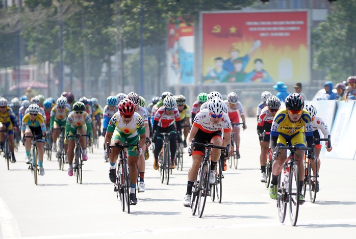 HCV ASIAD 2014 về nhất chặng đầu - Ảnh 3.