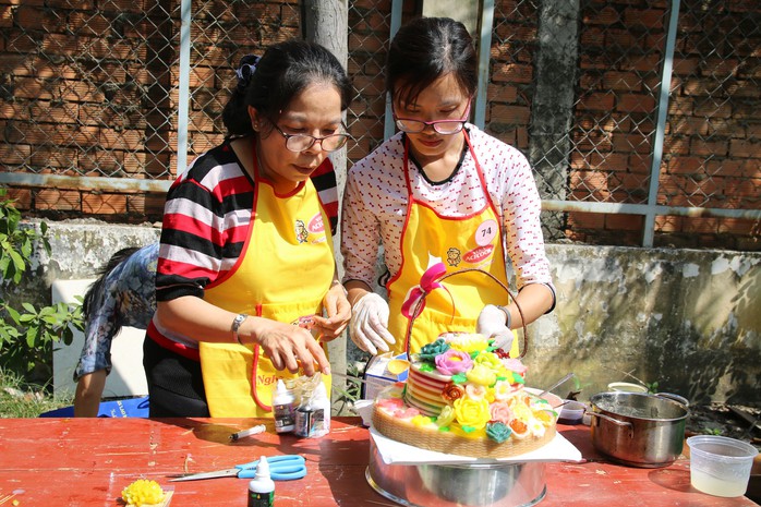 Tuyên dương nhiều nữ CNVC-LĐ - Ảnh 2.