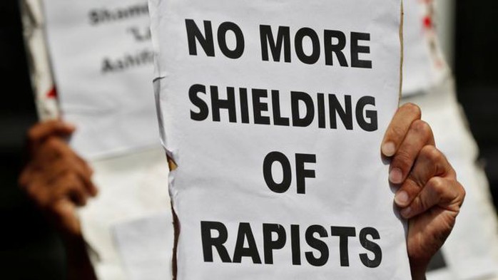 Ấn Độ: Chia rẽ vì vụ cưỡng hiếp tập thể bé gái 8 tuổi - Ảnh 4.
