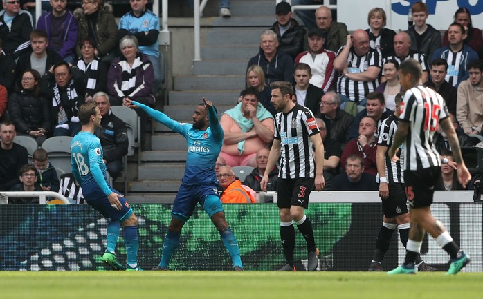 Newcastle lần đầu đánh bại Arsenal sau 8 năm - Ảnh 2.