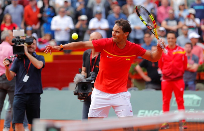 Djokovic khởi đầu thuận lợi, Nadal khiêu khích Federer - Ảnh 5.