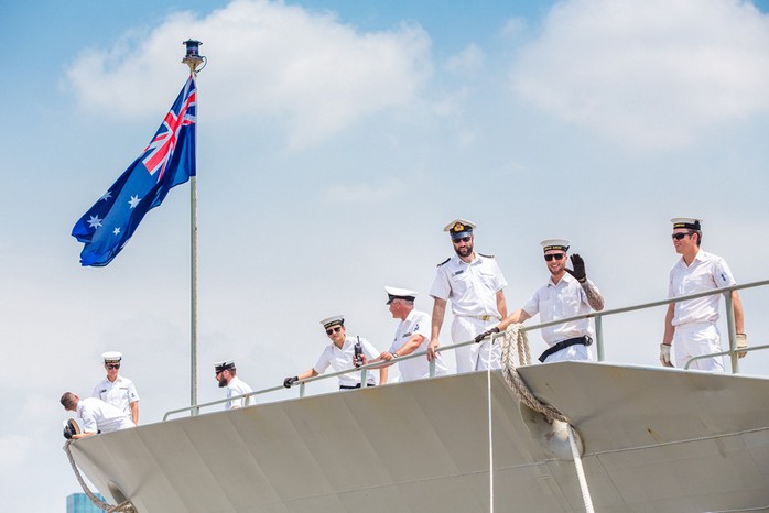 Ba tàu Hải quân Hoàng gia Úc vừa cập cảng Sài Gòn - Ảnh 6.