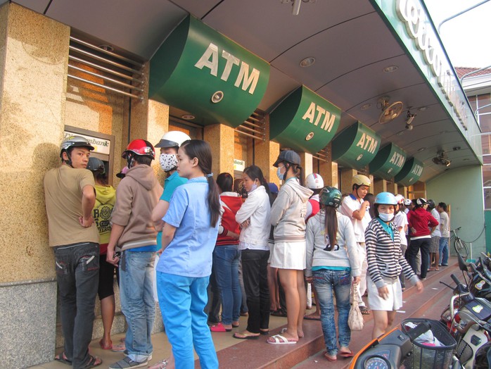 Chủ thẻ Vietcombank mất 50 triệu đồng vì chuyển nhầm tài khoản - Ảnh 1.
