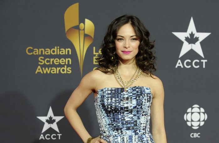 Kristin Kreuk tuyển mộ phụ nữ cho “giáo phái nô lệ tình dục”? - Ảnh 1.