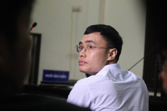 Thừa nhận nhận 200 triệu đồng, cựu nhà báo Lê Duy Phong bị đề nghị 3-4 năm tù - Ảnh 1.
