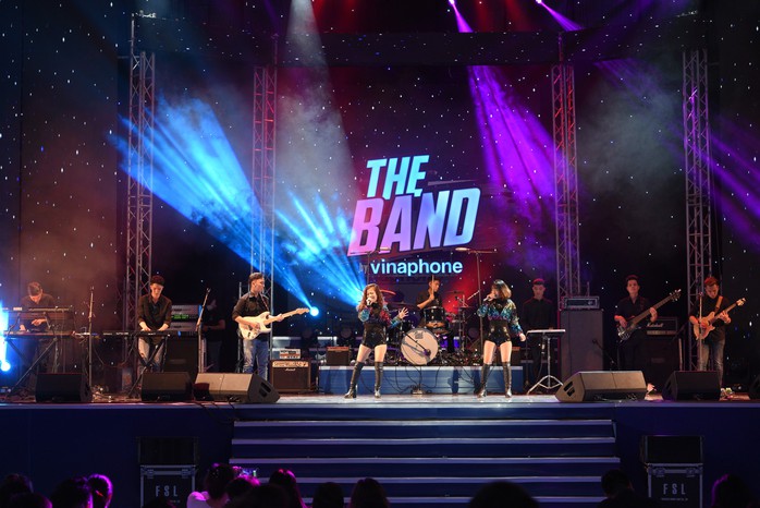 Nghệ sĩ Trần Ly Ly tỏ tình trên sân khấu The Band by Vinaphone - Ảnh 9.