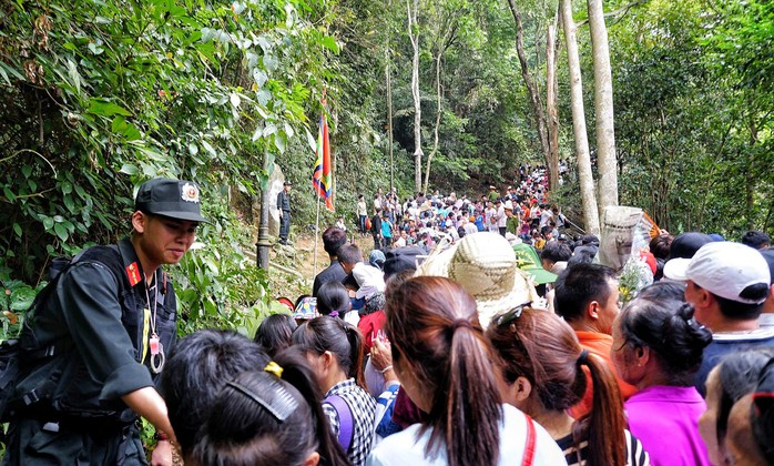 Hàng triệu người đổ về Giỗ Tổ Hùng Vương - Lễ hội Đền Hùng - Ảnh 1.
